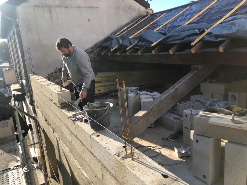 Dépose de toiture avant surélévation dans l'Essonne