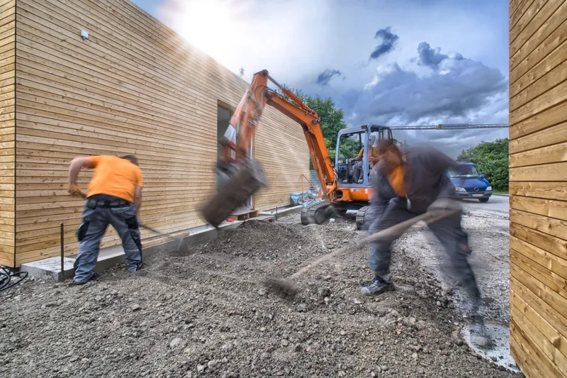 Engin de terrassement sur un chantier dans l'Essonne